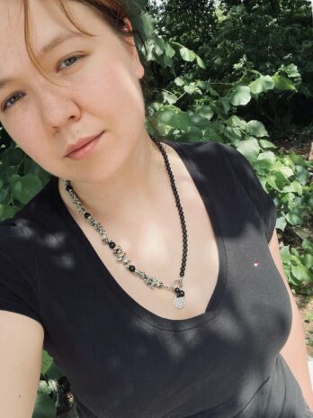 Naszyjnik z jaspisem dalmatyńskim, lawą i onyksem – Naturalne Piękno